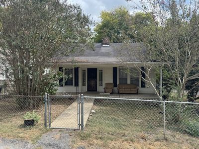 1831 S Main St