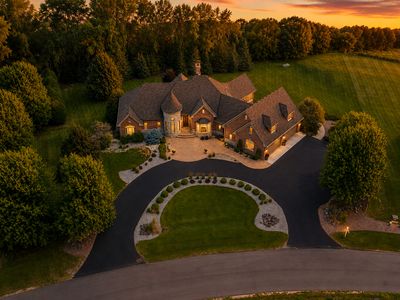 130 Bergamot Dr