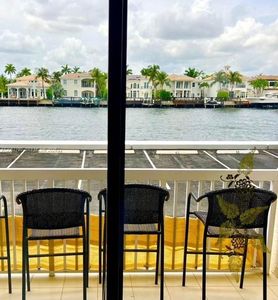1500 S Ocean Dr APT 1E
