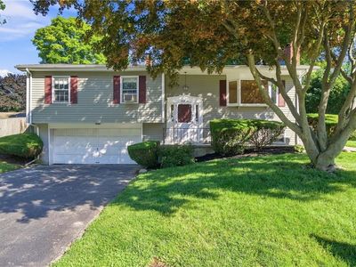 31 Monica Dr