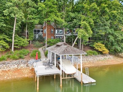 870 Oakshire Ln