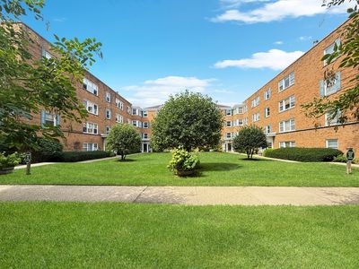 520 Michigan Ave APT 1W