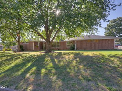 Property at 1617 Lilac Ln, Carthage, MO
