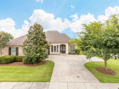 2953 Majestic Oaks Ave