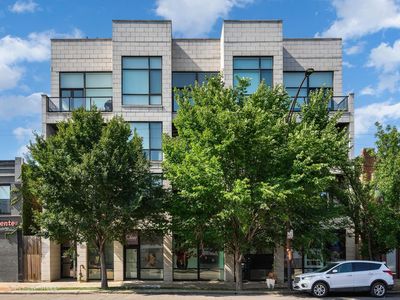 2550 W Fullerton Ave #2E