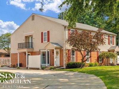 24151 Meadow Bridge Dr #8