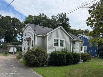 942 Saint John Ave