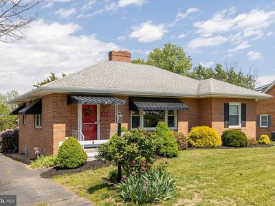 328 Longview Ave