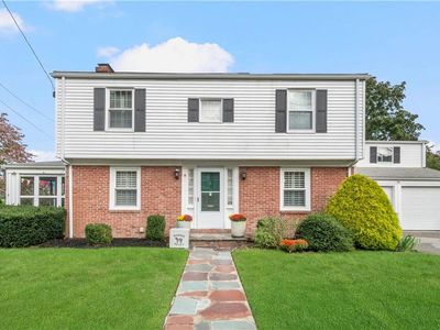 15 Elmsgate Way