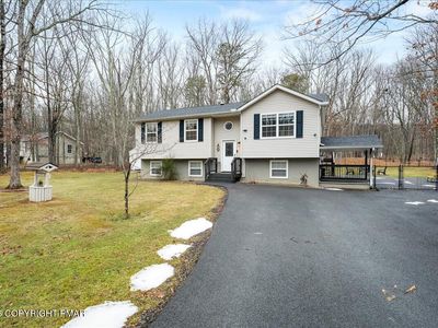 Property at 241 Squirrelwood Ct, Effort, PA