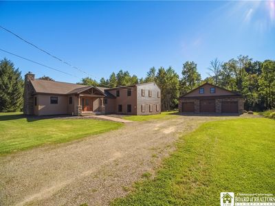 5105 W Lake Rd