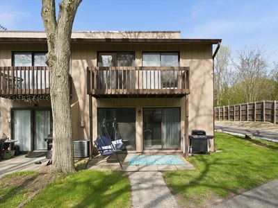 11 Saint Thomas Colony APT 1