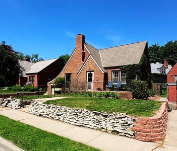 2005 Country Club Ave
