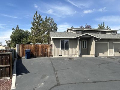 2211 SW Quartz Ave