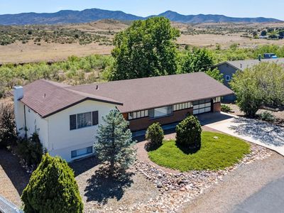 1048 N ARROWHEAD Lane