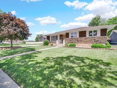 9301 Southmoor Dr