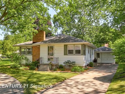 9 Oakland Ct