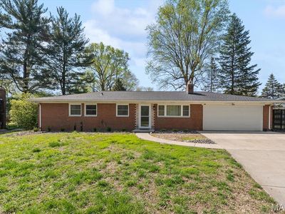 Property at 10 Wood Dr, Swansea, IL
