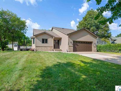1676 Castle Dr