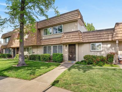 2374 Via Camino Ave
