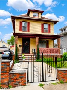 39 Hollywood Ave