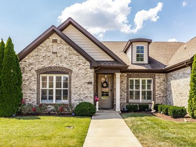 1122 S McMahan Dr