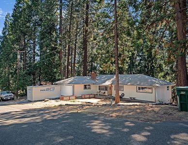 5242 Loch Leven Dr