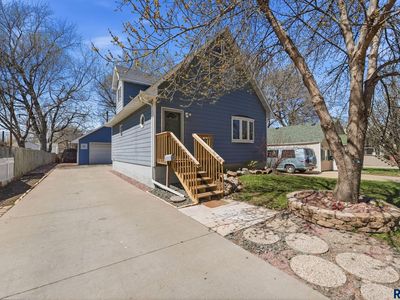 211 S Holly Ave