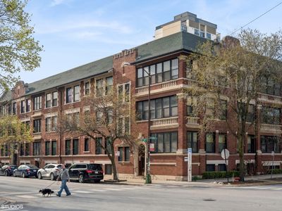 1718 E 55th St APT 1