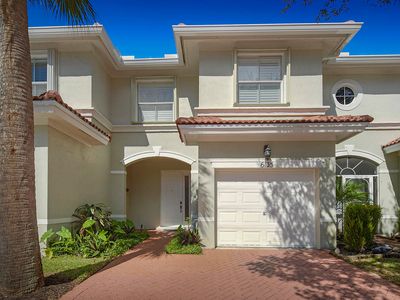 6135 Seminole Gardens Circle E