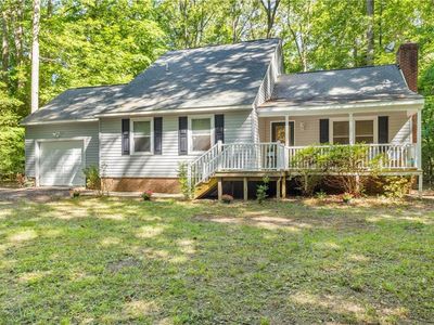 8201 Meandering Ln