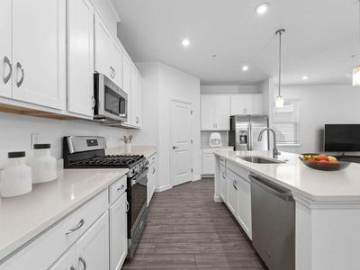 2006 Horsetail Dr