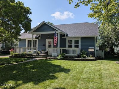 749 W Main St