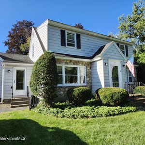 16 Wellesley St
