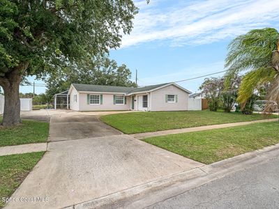 586 Louvre Dr