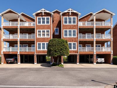 404 N Bay Club Dr #404