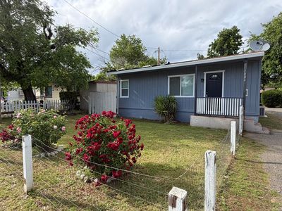 1064 Hawthorne Ave