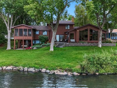 2162 Lakebrook Dr
