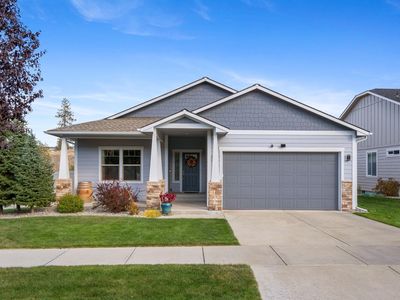 1520 N McKenzie River St