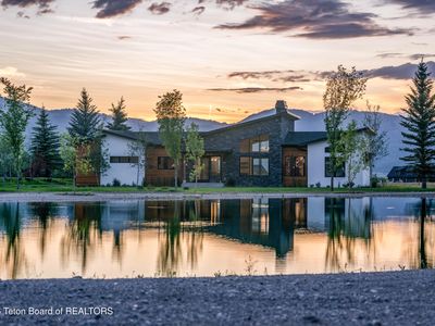 9346 Basin Dr