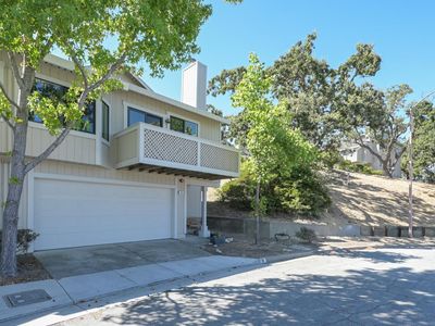 16 Rosewood Drive