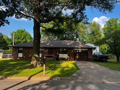 1006 N Hampton Avenue