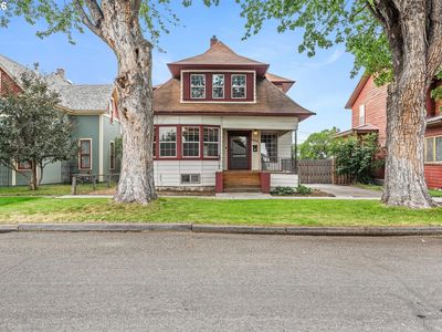 2478 Baker St