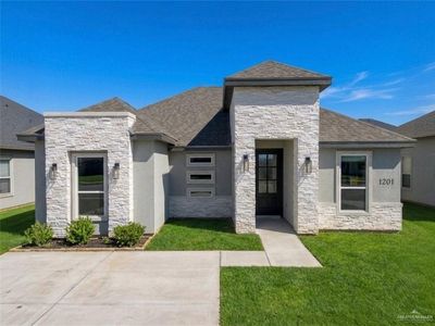 1201 E Acacia Dr