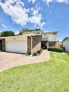 937 Holbrook Cir