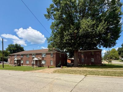 1009 Flint St