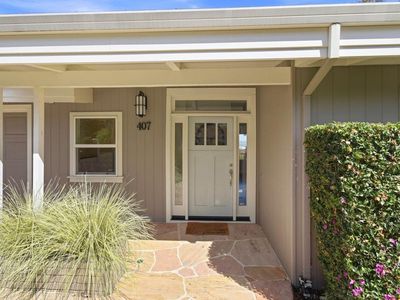 407 Redwood Avenue