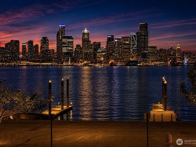 1221 Harbor Avenue SW #105