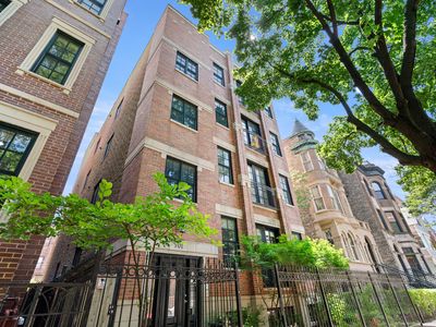 901 W Fletcher St APT 2