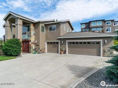 16643 Woods Pointe Cir